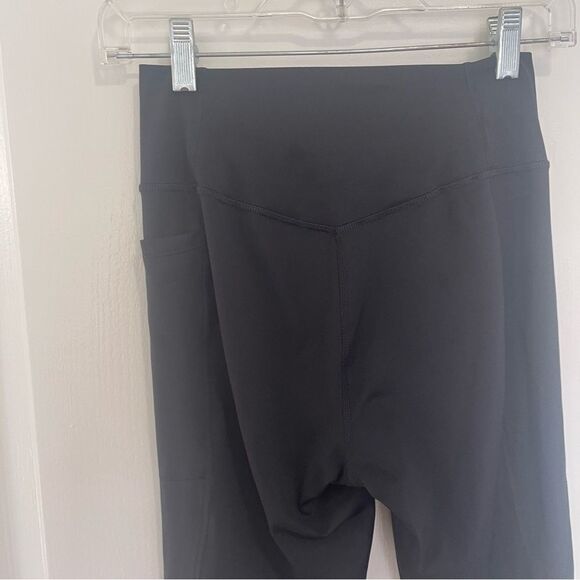Adidas Black Solid Leggings Size Medium Tight Fit Pocket Aeroready Striped Logo - Picture 10 of 13